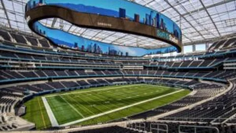 张伟丽曝苏亚雷斯膝盖缝合达20针